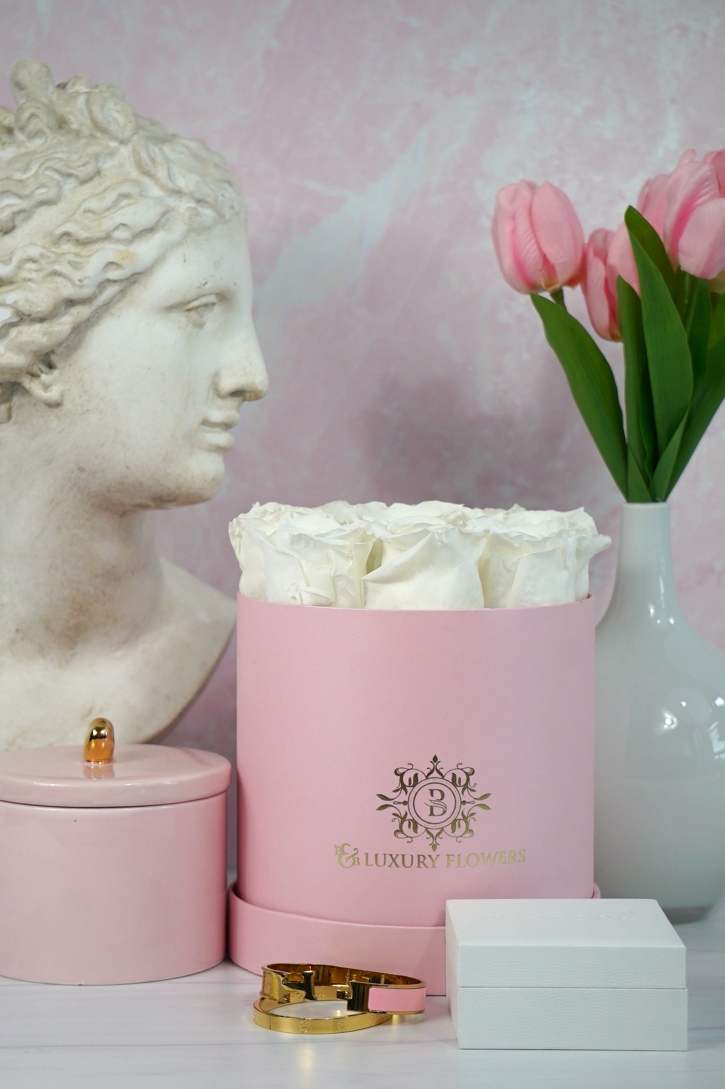 Round Elegance: 9 Preserved Roses Box