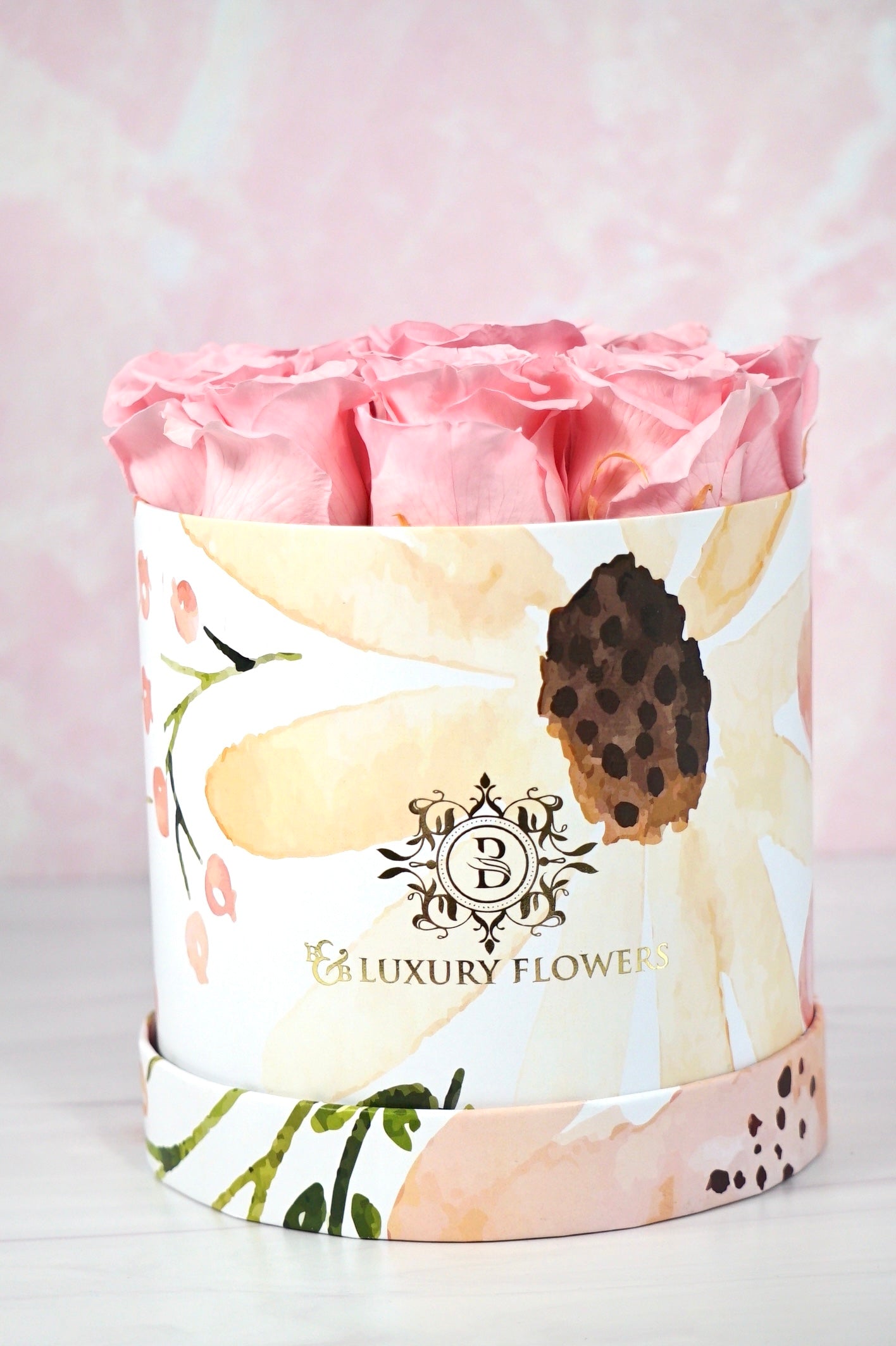 Round Elegance: 9 Preserved Roses Box