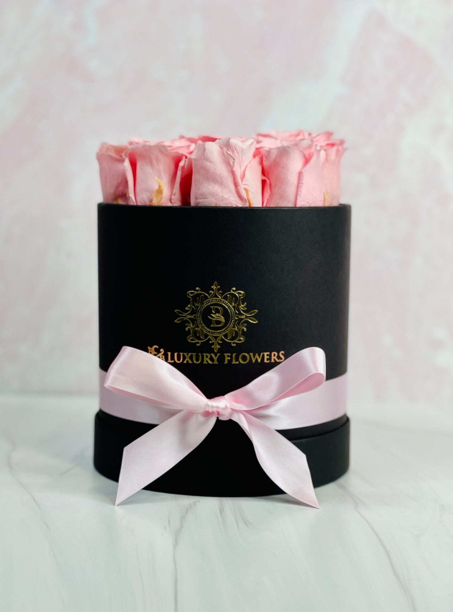 Round Elegance: 9 Preserved Roses Box