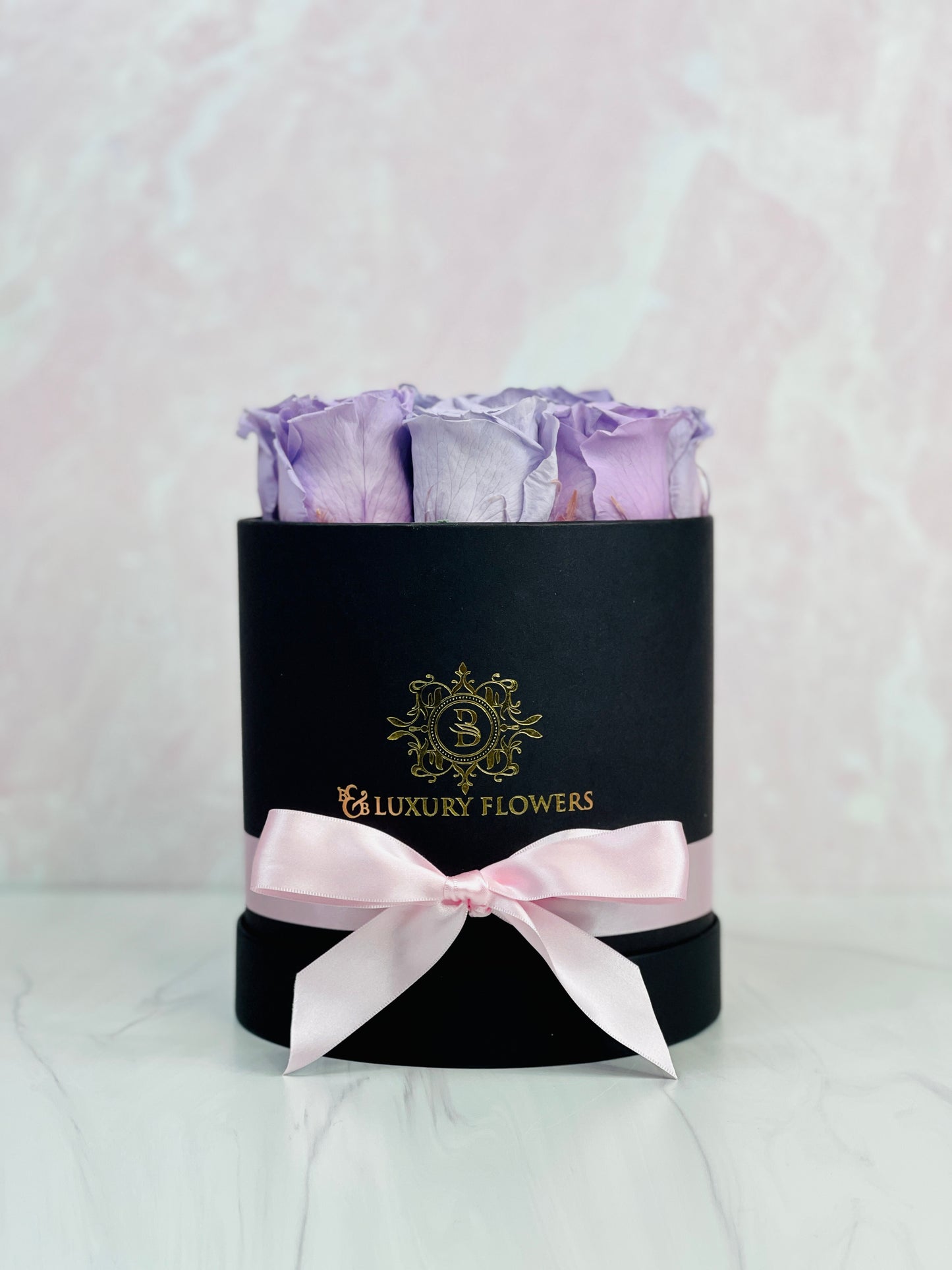 Round Elegance: 9 Preserved Roses Box